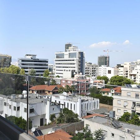 Baz Tower Aparthotel Nikosia Bagian luar foto
