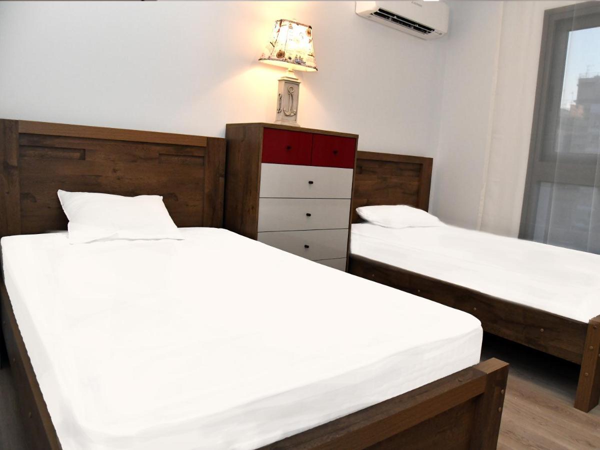 Baz Tower Aparthotel Nikosia Bagian luar foto