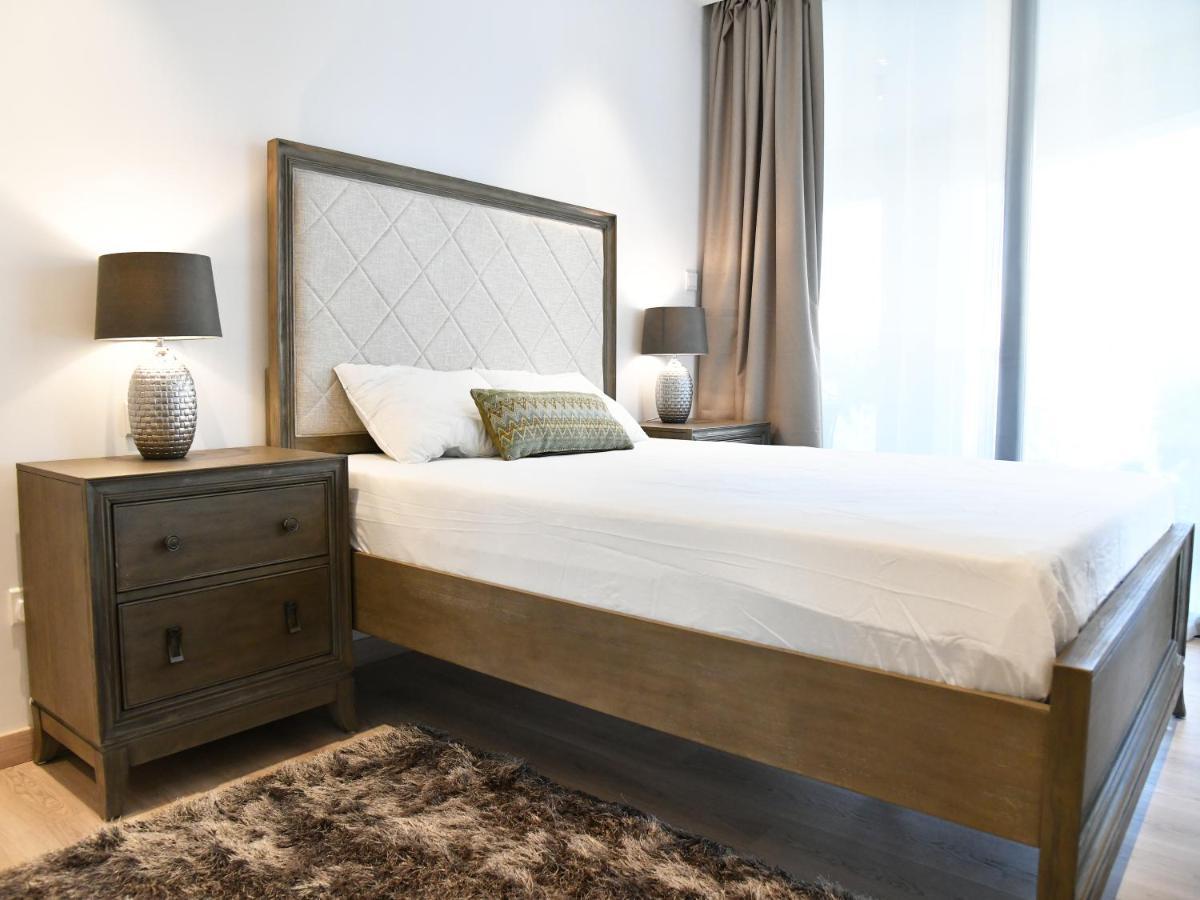 Baz Tower Aparthotel Nikosia Bagian luar foto