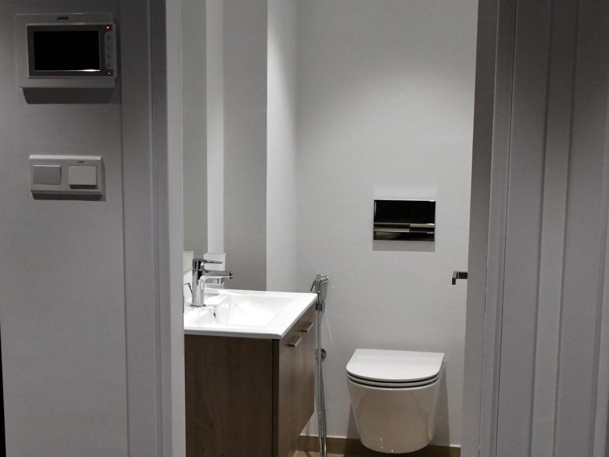 Baz Tower Aparthotel Nikosia Bagian luar foto
