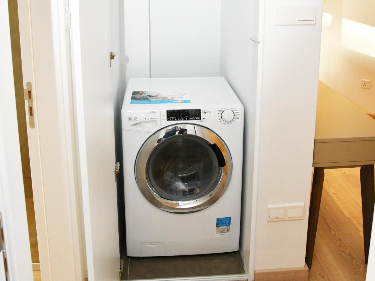 Baz Tower Aparthotel Nikosia Bagian luar foto