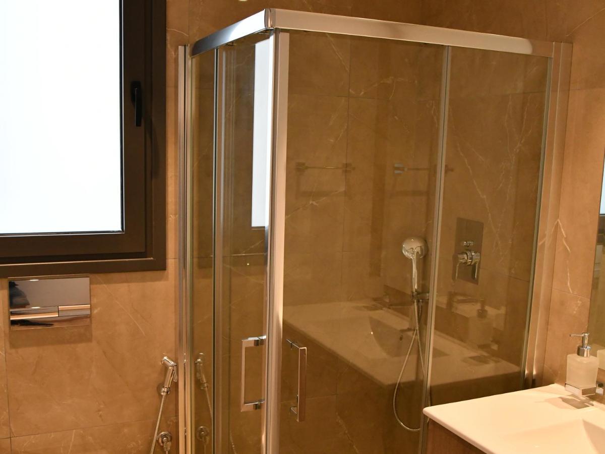 Baz Tower Aparthotel Nikosia Bagian luar foto