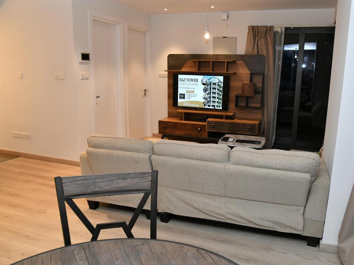 Baz Tower Aparthotel Nikosia Bagian luar foto