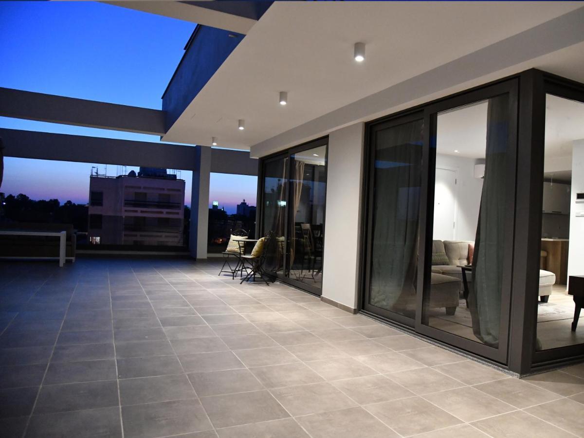 Baz Tower Aparthotel Nikosia Bagian luar foto