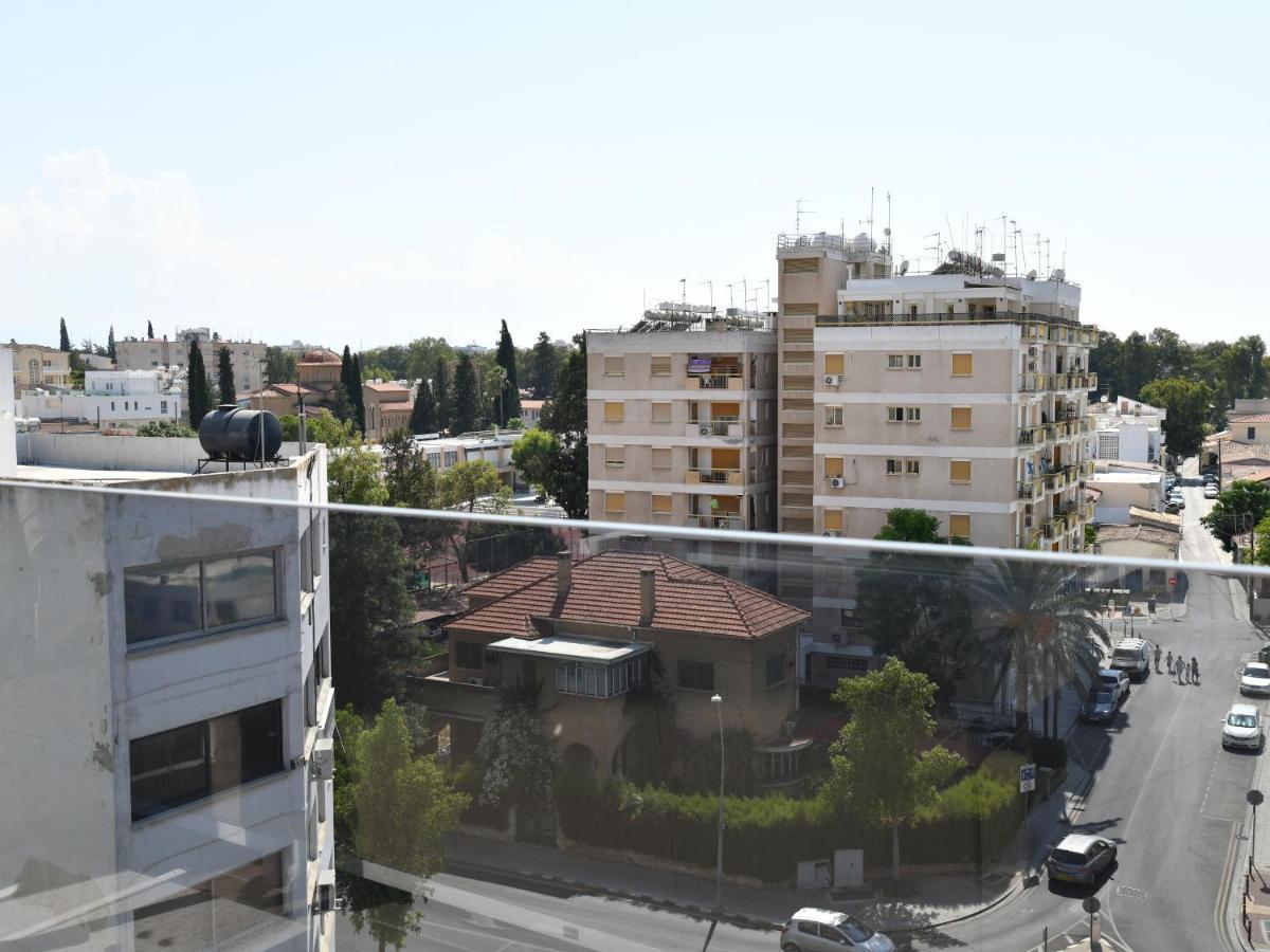 Baz Tower Aparthotel Nikosia Bagian luar foto