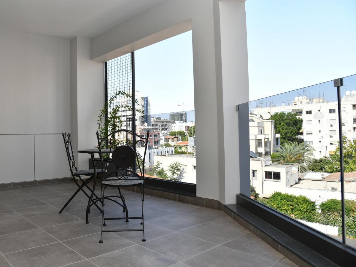 Baz Tower Aparthotel Nikosia Bagian luar foto