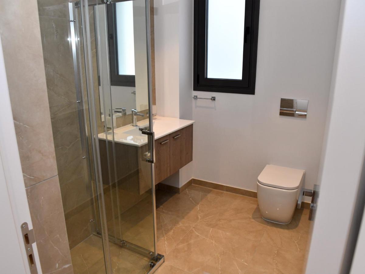 Baz Tower Aparthotel Nikosia Bagian luar foto