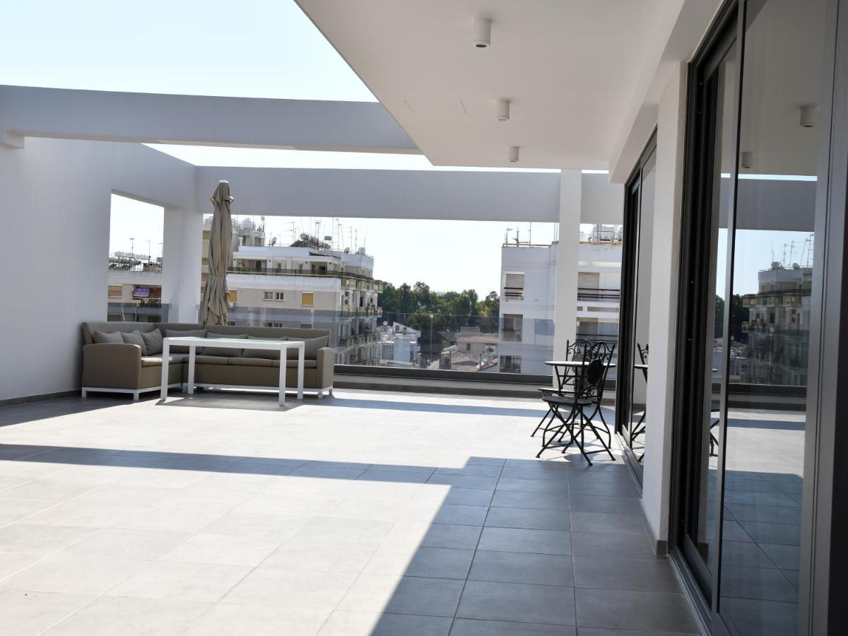 Baz Tower Aparthotel Nikosia Bagian luar foto