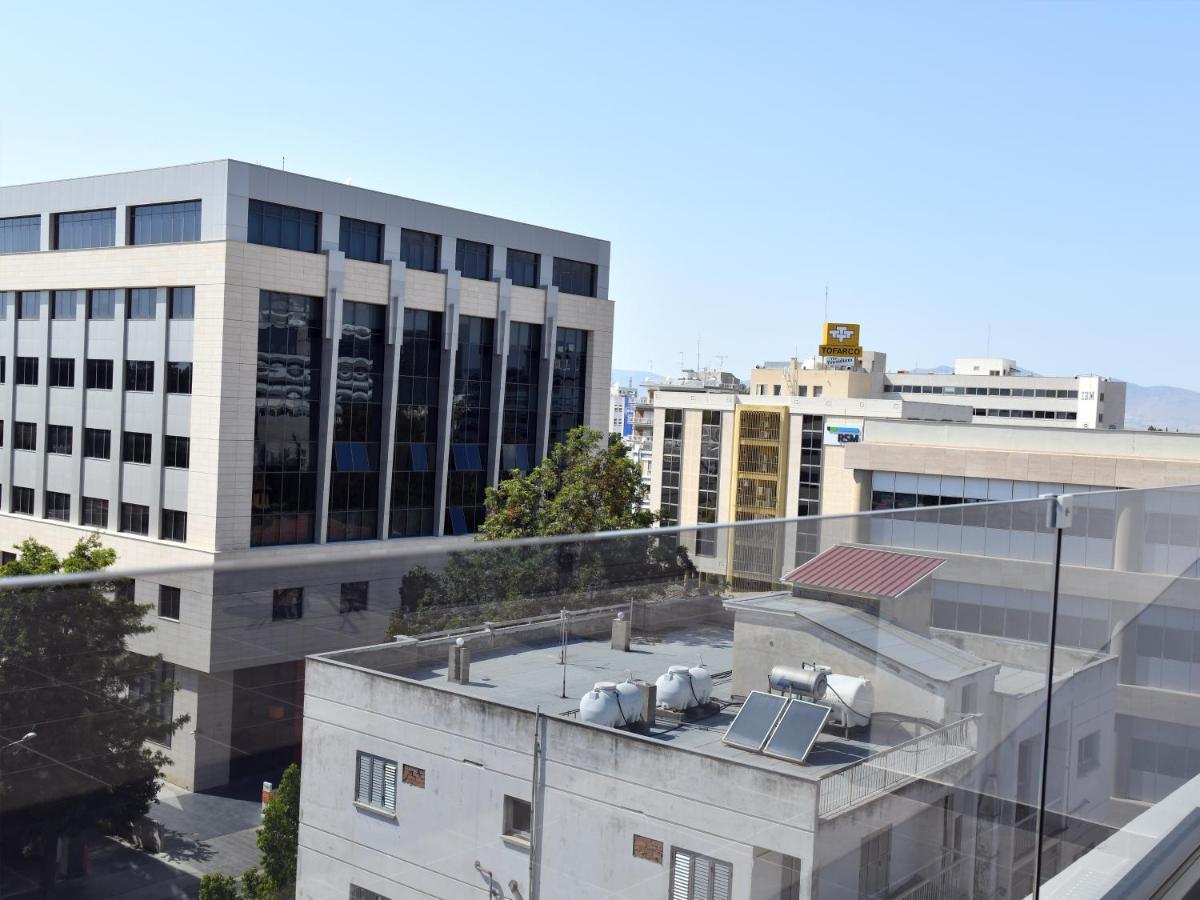 Baz Tower Aparthotel Nikosia Bagian luar foto