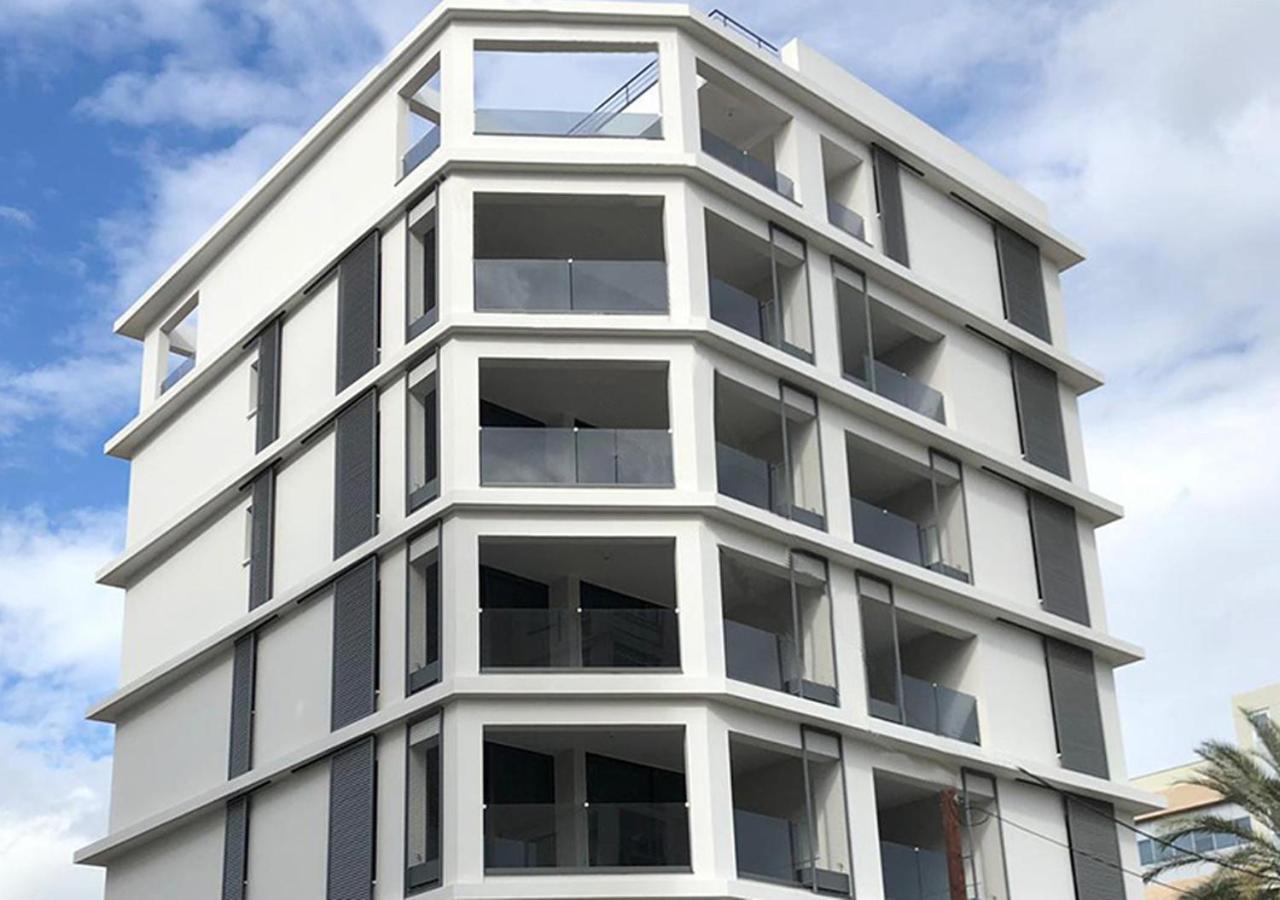 Baz Tower Aparthotel Nikosia Bagian luar foto